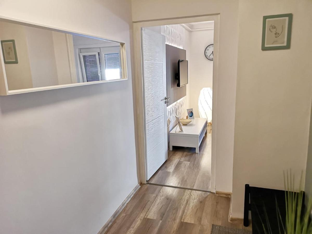 Central Home Apartment In The City Center エゲル エクステリア 写真